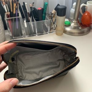 kate spade Bags - Kate Spade Cosmetic Case kate spade Bags - Kate Spade Cosmetic Case